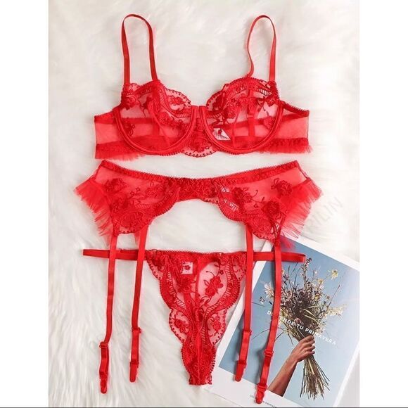 Sexy Sheer Floral Embroidered Lingerie Set - Picture 5 of 8